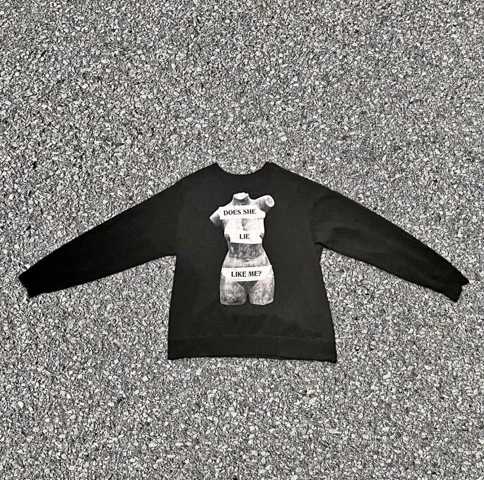 YASIMUSE “DOES SHE LIE LIKE ME?” sweater thumbnail