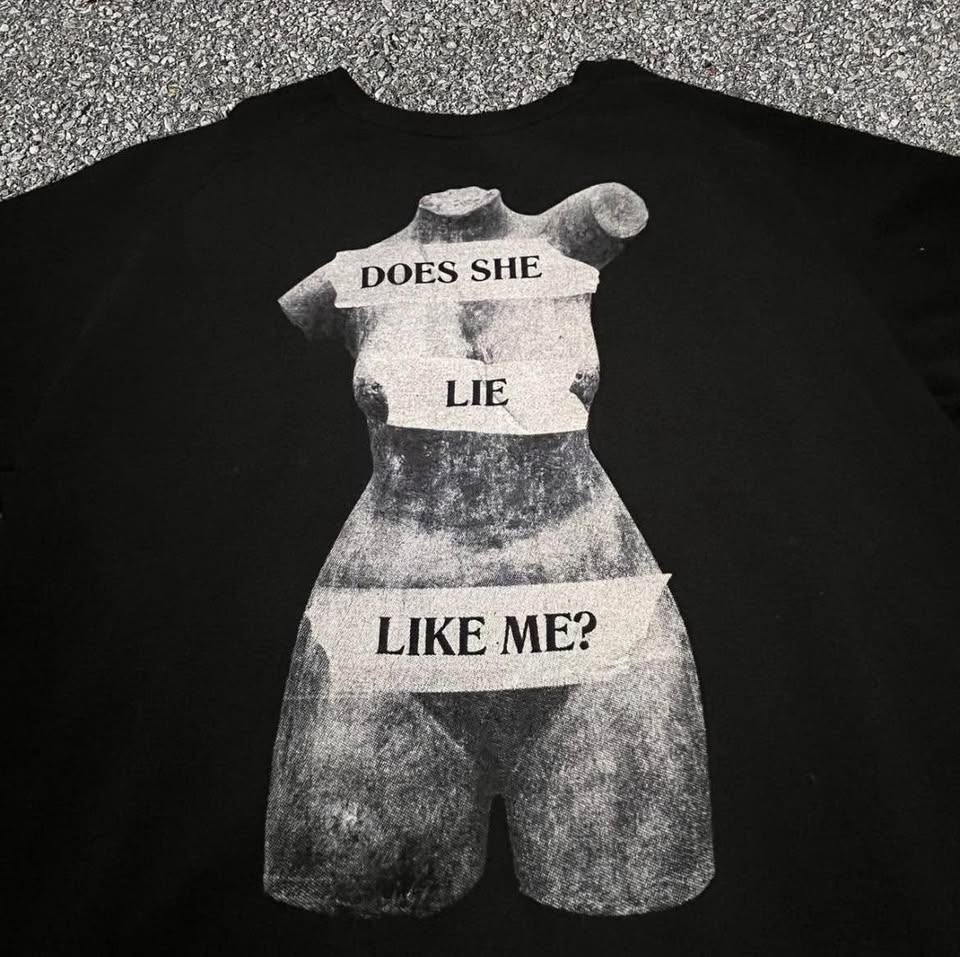 YASIMUSE “DOES SHE LIE LIKE ME?” sweater - photo 4