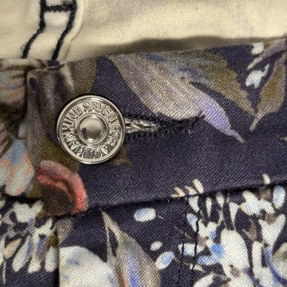 7 For All Mankind Skinny Jeans Women’s 26 Navy Floral image indicator(5)