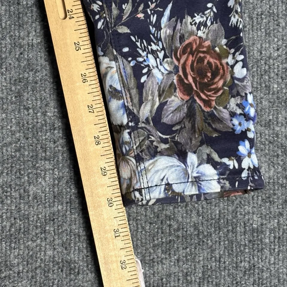 7 For All Mankind Skinny Jeans Women’s 26 Navy Floral image indicator(9)