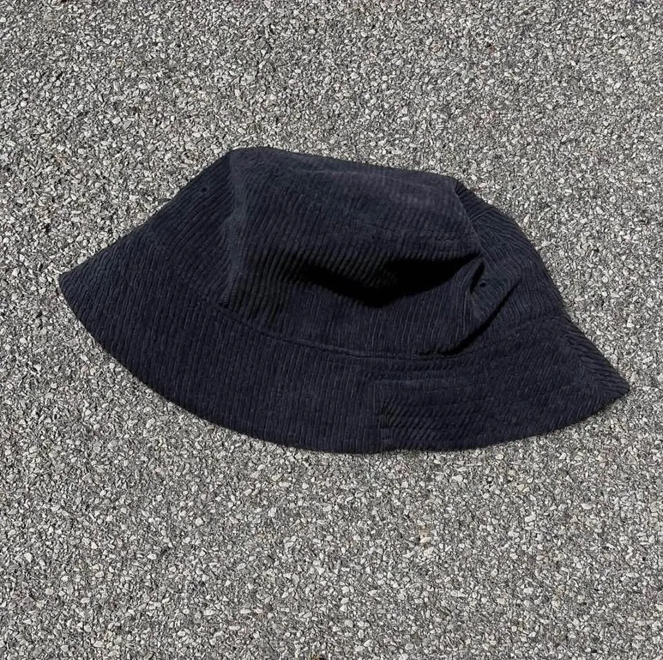 Levi's - NAVY CORDUROY BUCKET HAT image indicator(3)