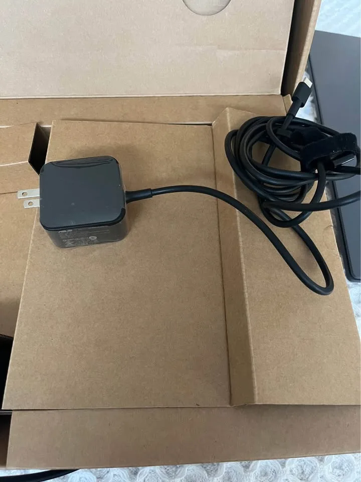 14” touchscreen Chromebook image indicator(4)