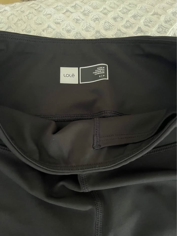 Lole black 3/4 length leggings. - photo 2