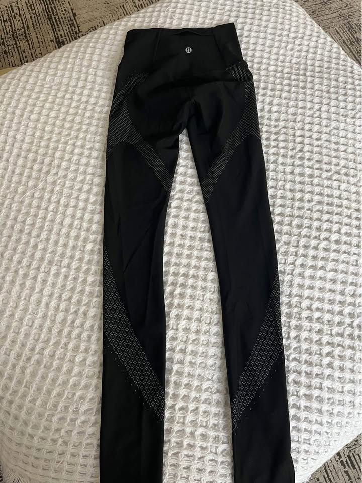 Size 2 Lululemon leggings - photo 2