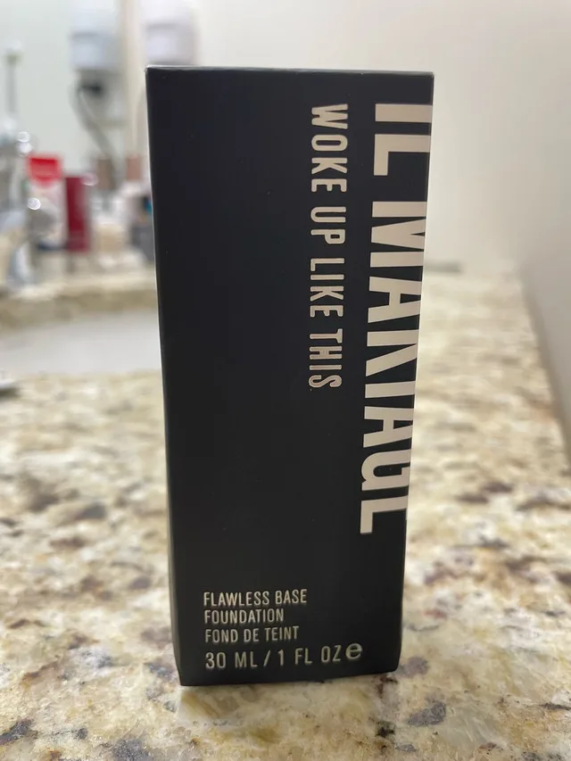 New sealed Il Makiage Foundation Woke up like this shade 105 thumbnail