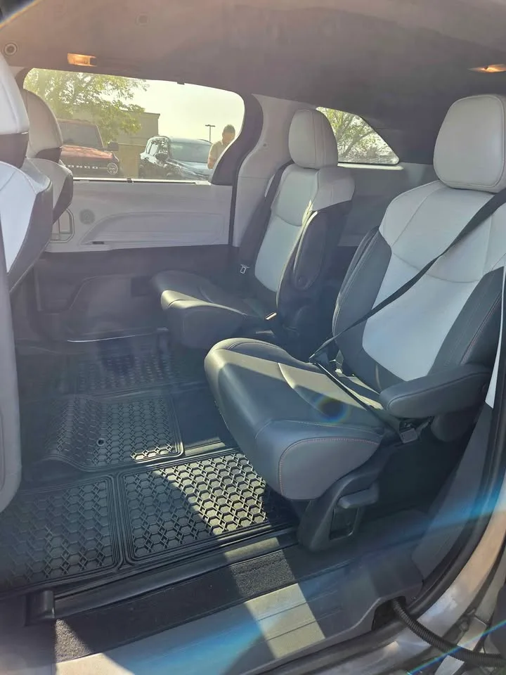 2022 Toyota Sienna image indicator(6)