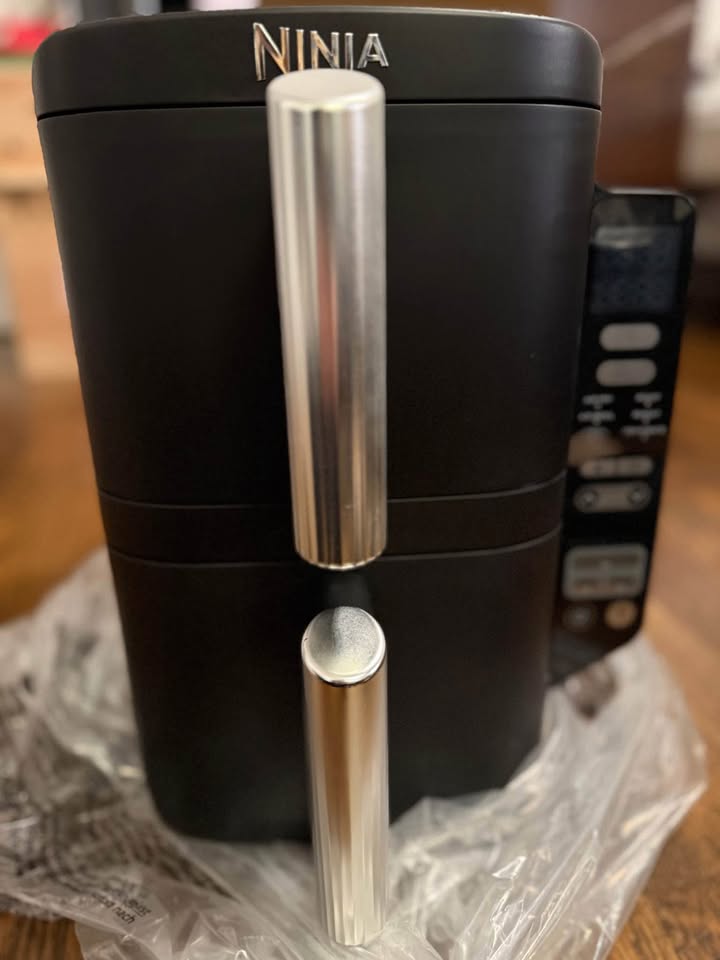 Ninja double stack air fryer NEW - photo 2