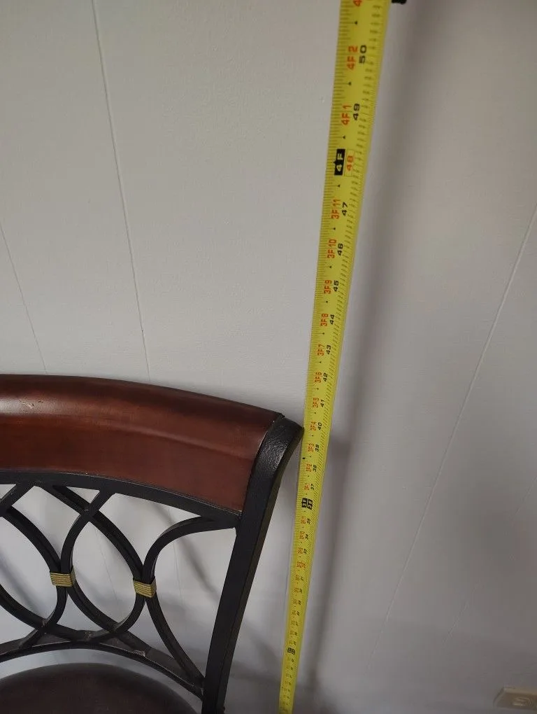 2 Swivel Counter Stools image indicator(5)