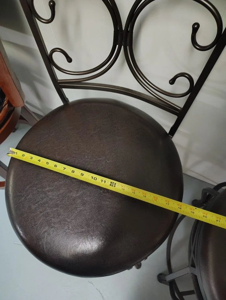 2 Swivel Counter Stools image indicator(7)