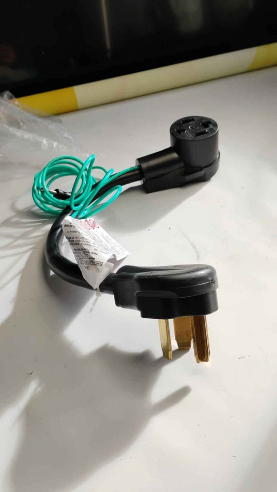 AC WORKS Dryer/Range Adapter 3-Prong Plug to 4-Prong - photo 2
