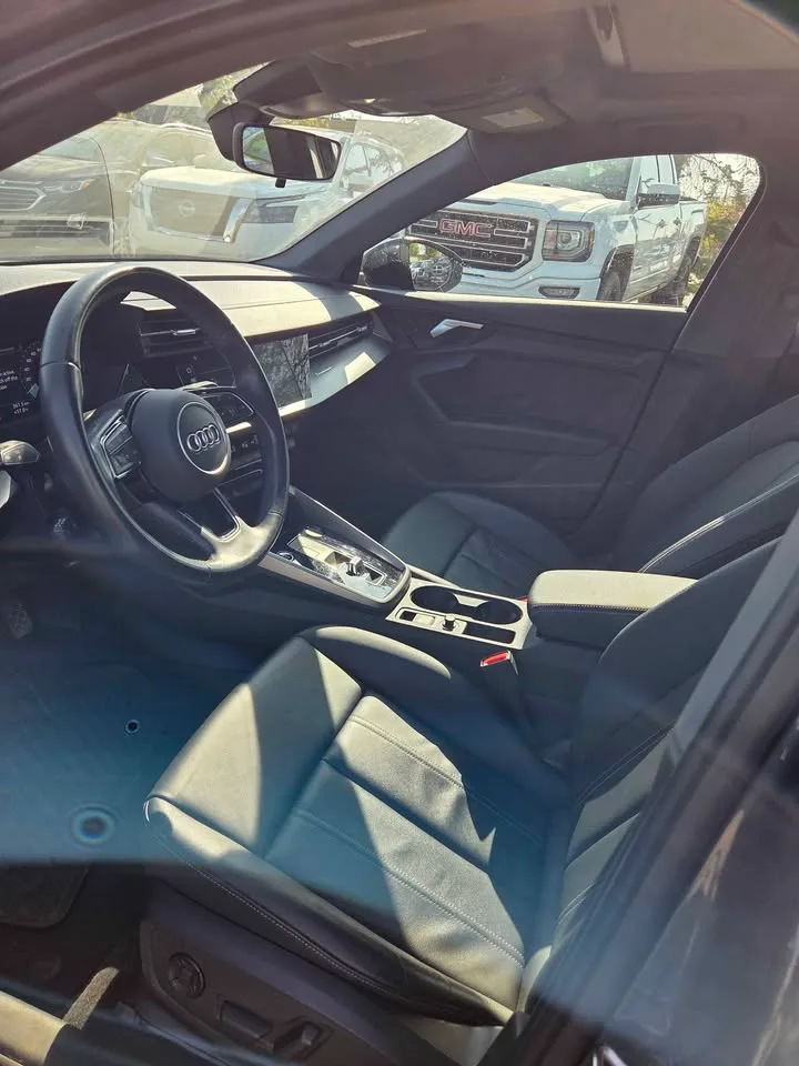 2022 Audi A3 image indicator(3)