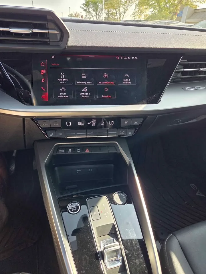 2022 Audi A3 image indicator(6)