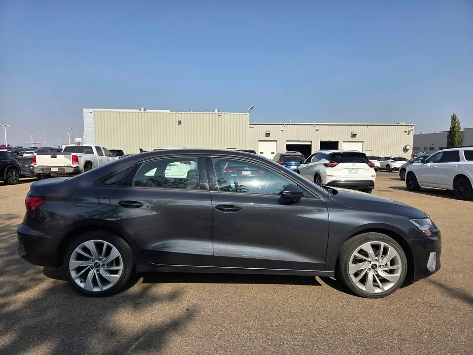 2022 Audi A3 image indicator(8)