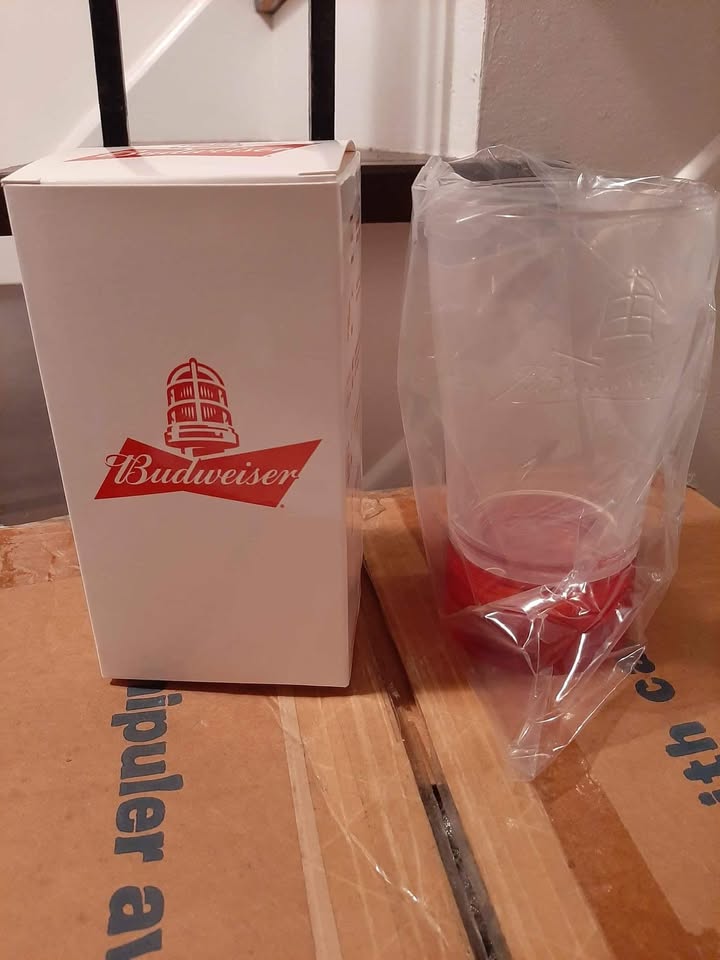 Budweiser Red Light Goal Synced Hockey Beer Glass - photo 4