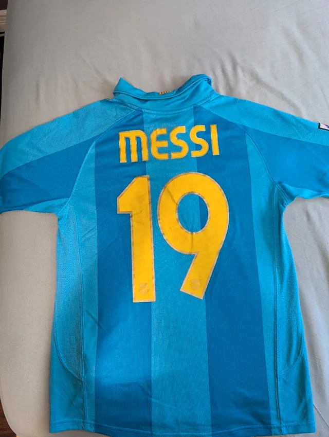 Nike Barcelona Messi Jersey- Good condition. Youth Large image indicator(2)