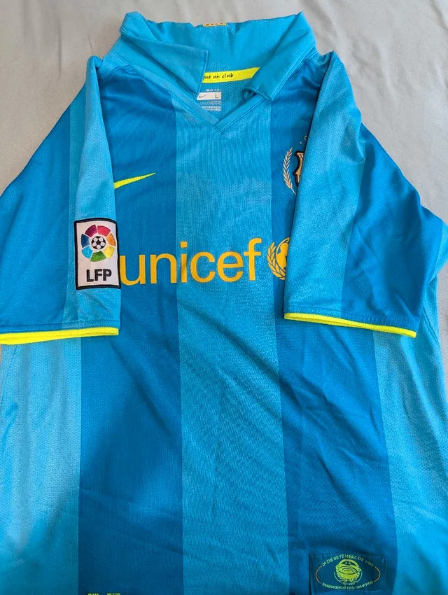 Nike Barcelona Messi Jersey- Good condition. Youth Large image indicator(3)