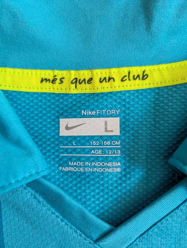 Nike Barcelona Messi Jersey- Good condition. Youth Large image indicator(4)