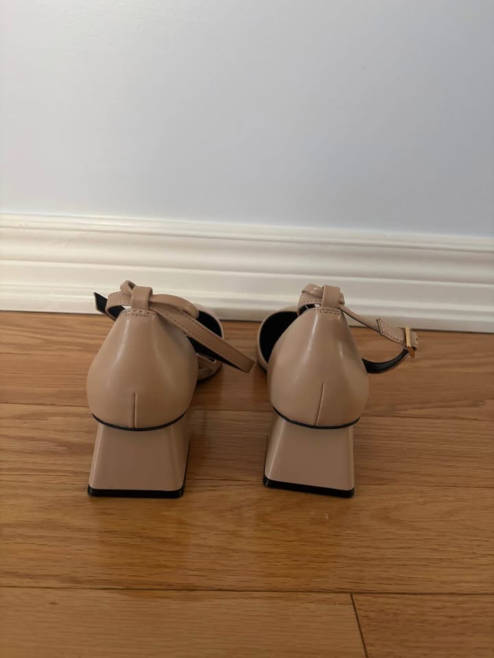 Elegant Tan Heels - photo 4