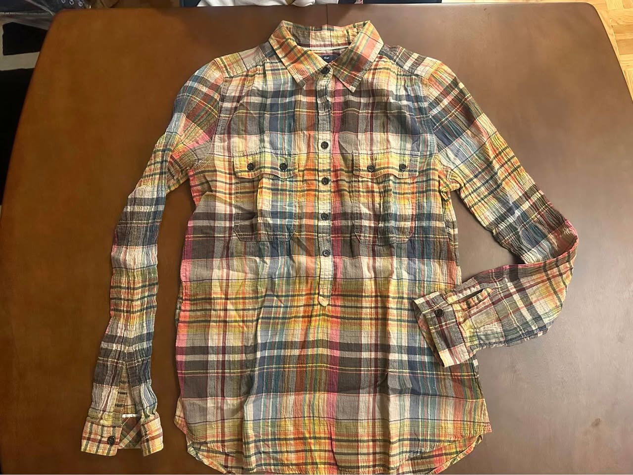 GAP button down