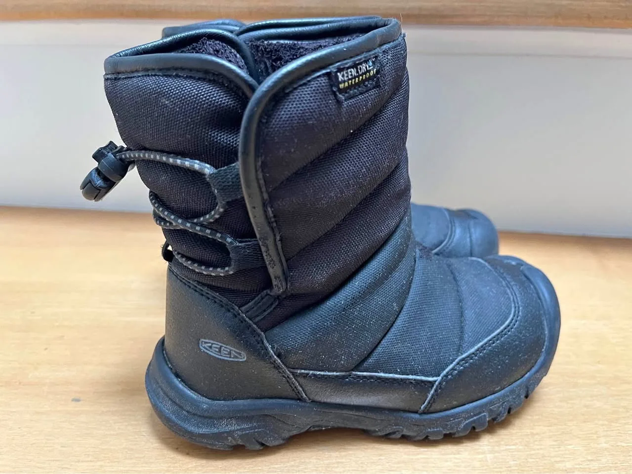 KEEN WINTER WATERPROOF BOOTS (Kids size 10)