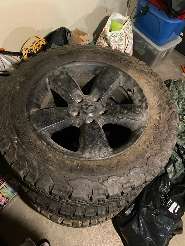 LT 275/60R20 BFGOODRICH M&S tires