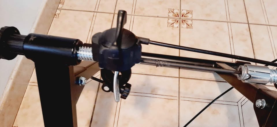 Soozier Magnetic indoor Bike Trainer, excellent condition - photo 3