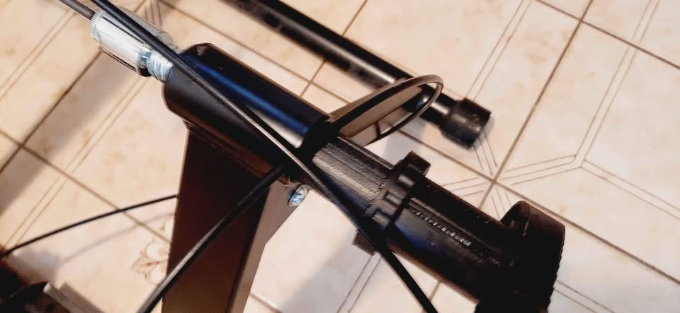 Soozier Magnetic indoor Bike Trainer, excellent condition - photo 5