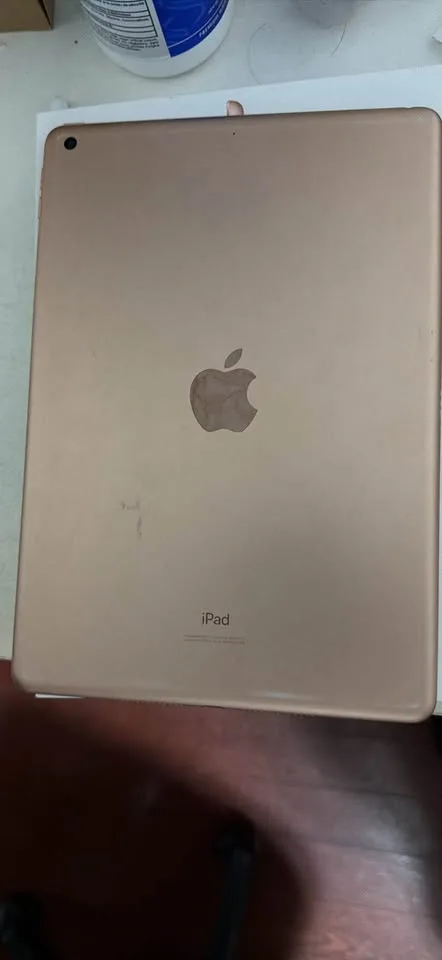 IPAD ROSE GOLD 7TH GENERATION - USED BUT LIKE NEW image indicator(2)