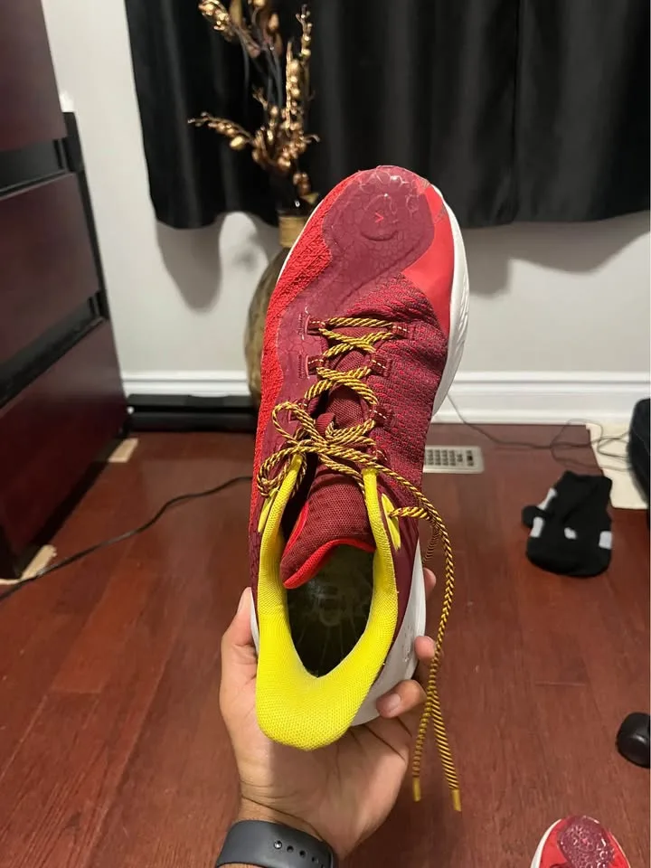 Curry 11 - Bruce Lee x Fire colourway - size 12 image indicator(4)