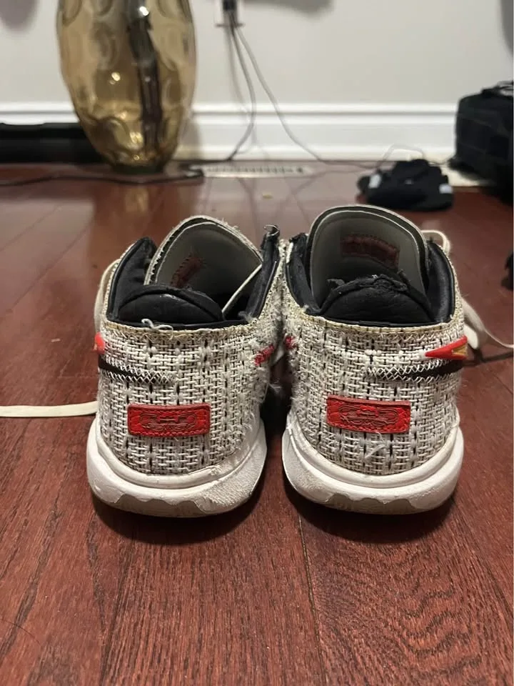 Lebron 20s for sale - size 11 image indicator(2)