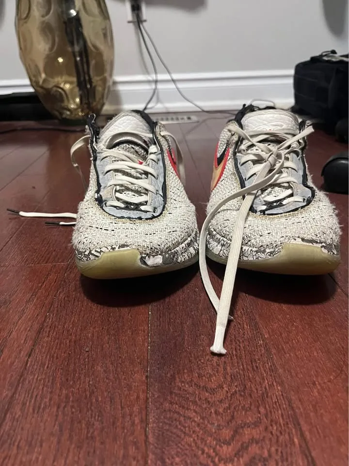 Lebron 20s for sale - size 11 image indicator(3)