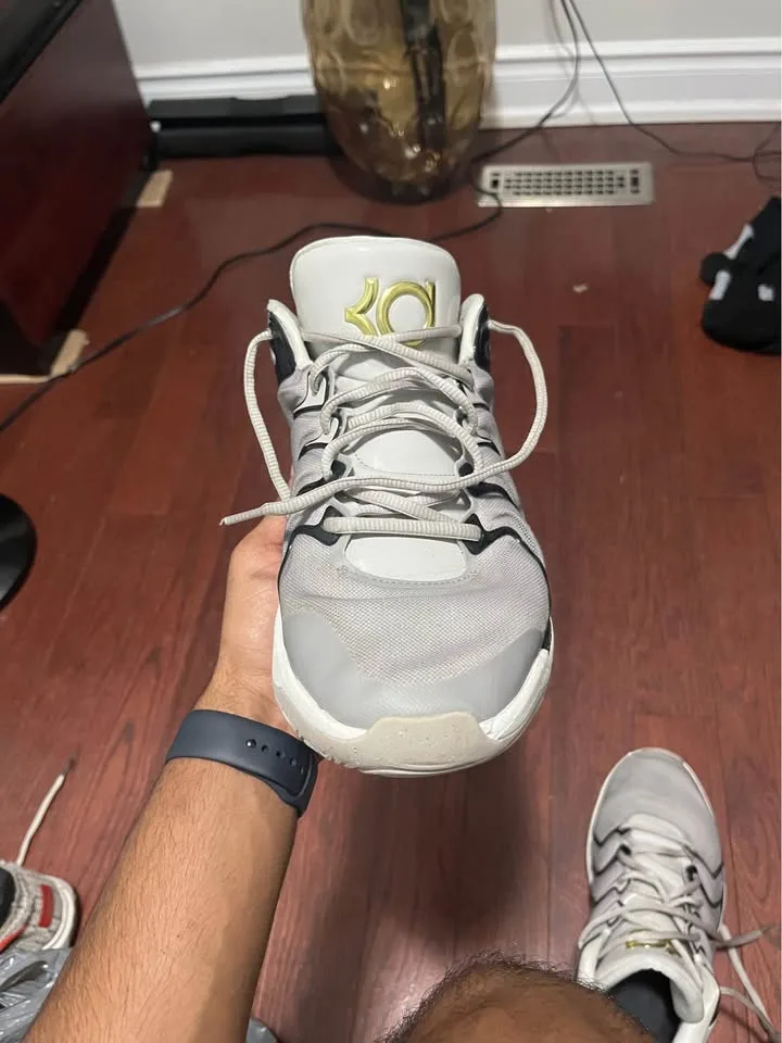 KD 17 - Light Iron Ore colourway - size 11.5 image indicator(4)