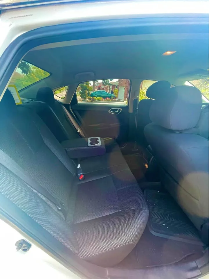 2013 Nissan Sentra image indicator(7)