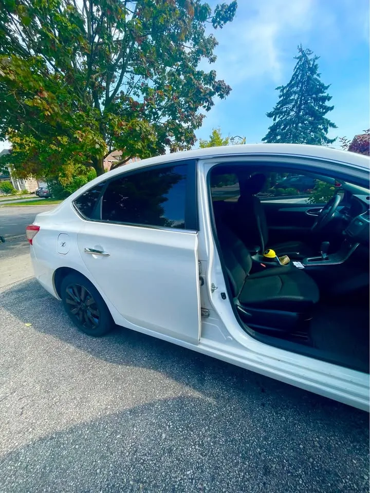 2013 Nissan Sentra image indicator(9)