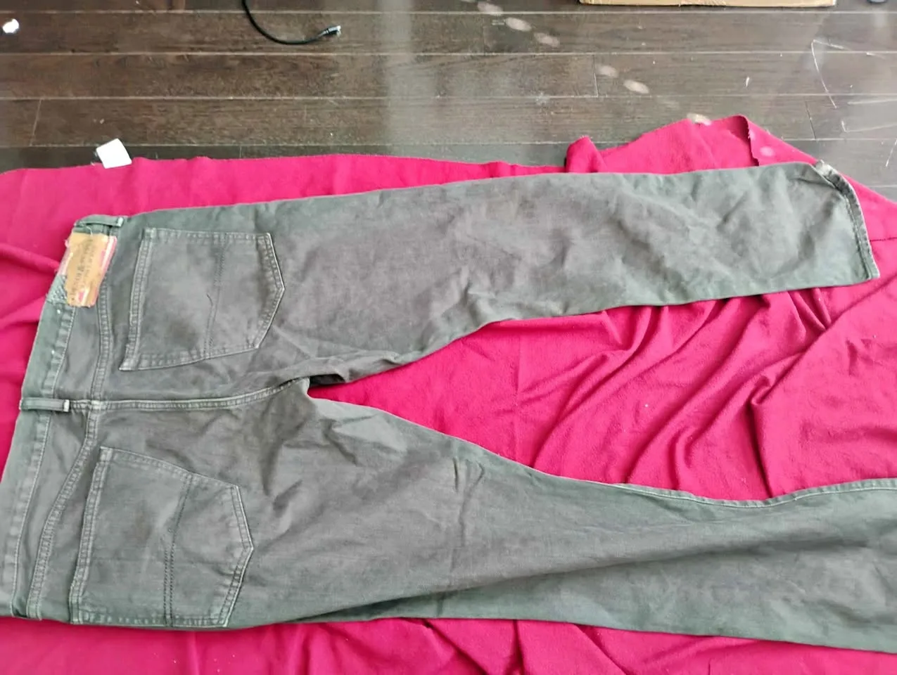 Mens jeans thumbnail