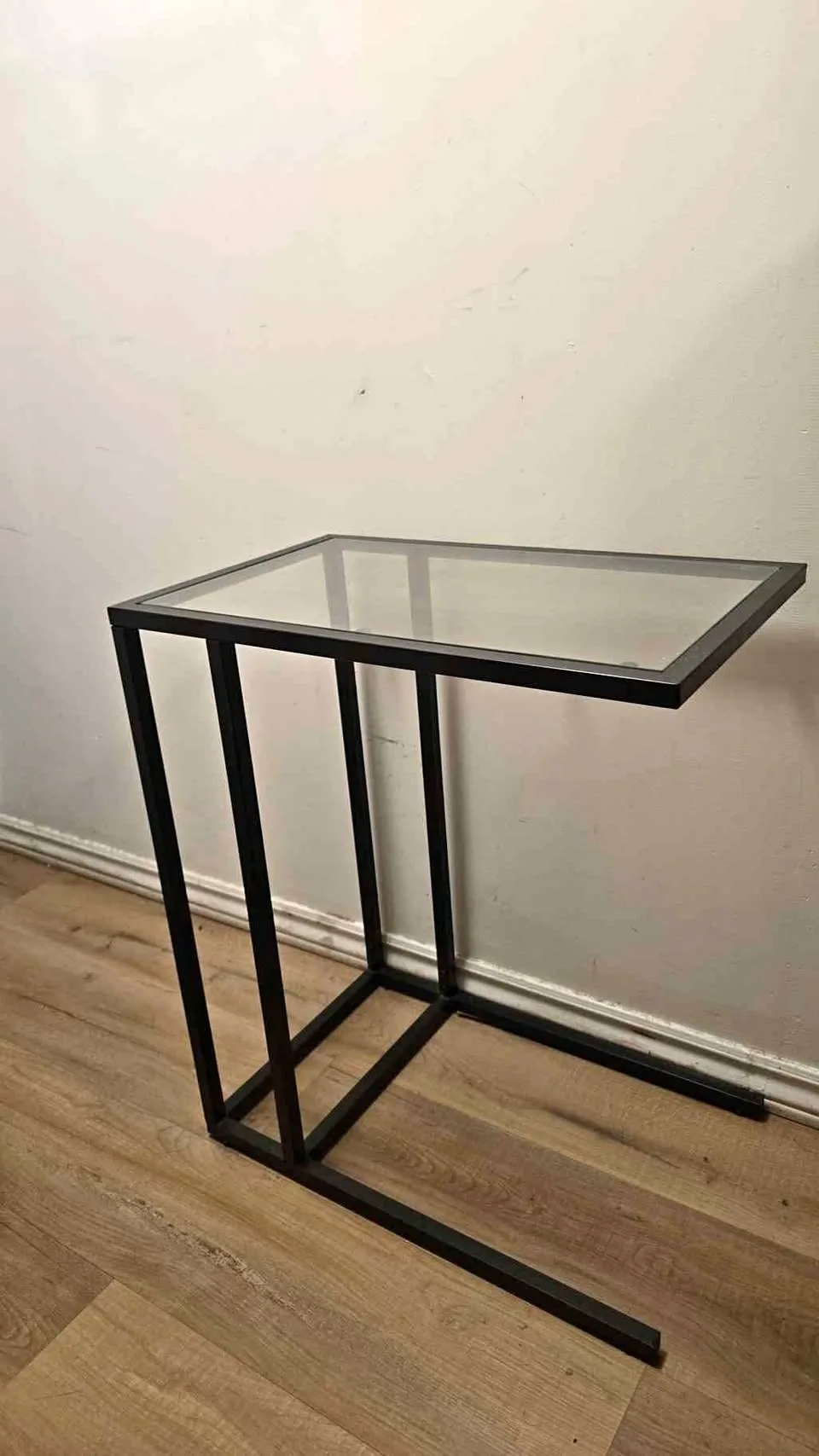 VITTSJÖ Laptop Stand – Black-Brown/Glass, 35x65 cm thumbnail