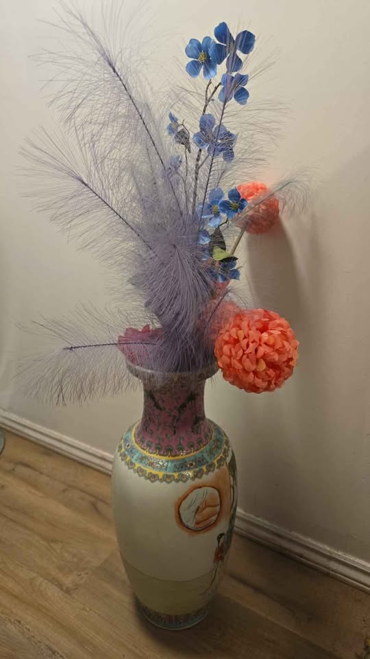 Large Decorative Asian-Style Ceramic Vase - photo 2