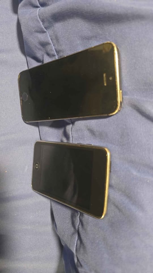 iPhone 5s and iPod touch 3rd gen - photo 2