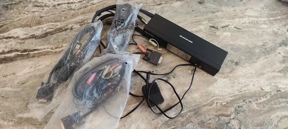 2-Port DualView Dual-Link DVI KVMP Switch with Audio image indicator(6)