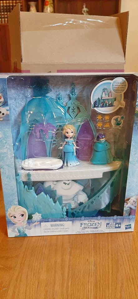 2015 Disney Frozen Little Kingdom Castle
