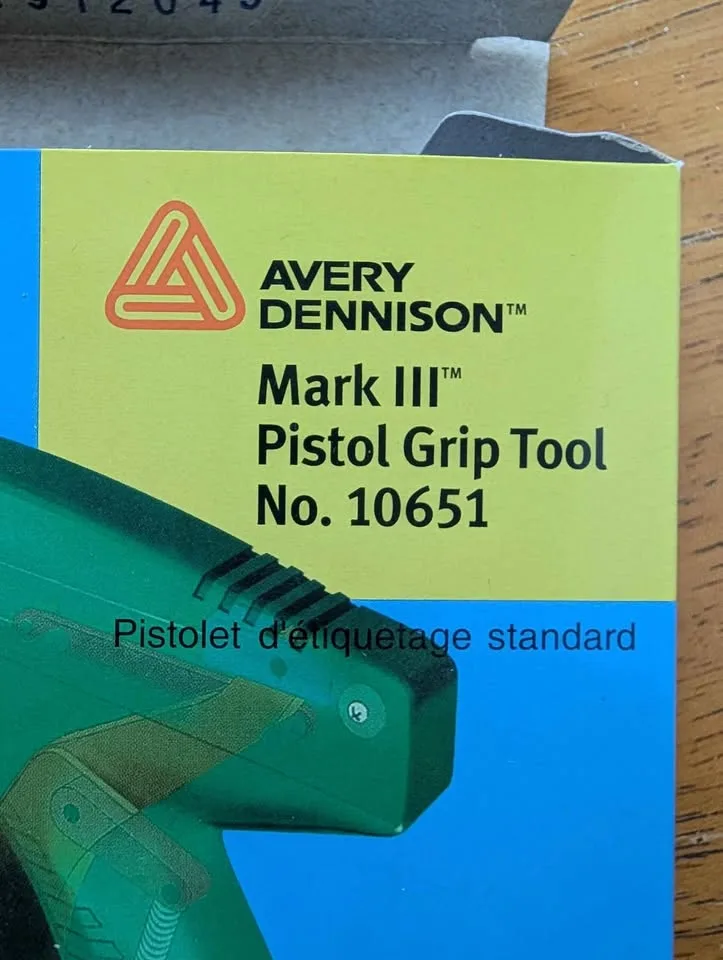 Garment tag tool and plastic fasteners image indicator(3)