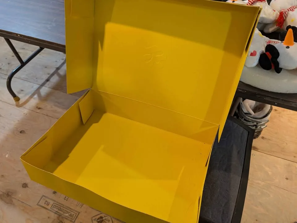 Collectible Hudson's Bay gift box image indicator(2)