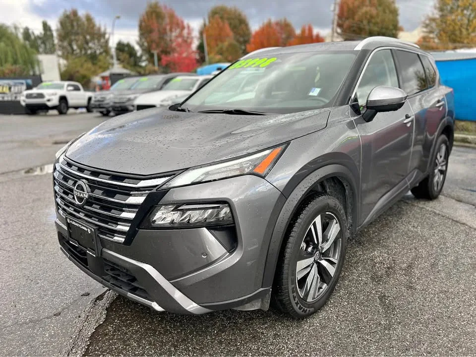 2024 Nissan Rogue thumbnail