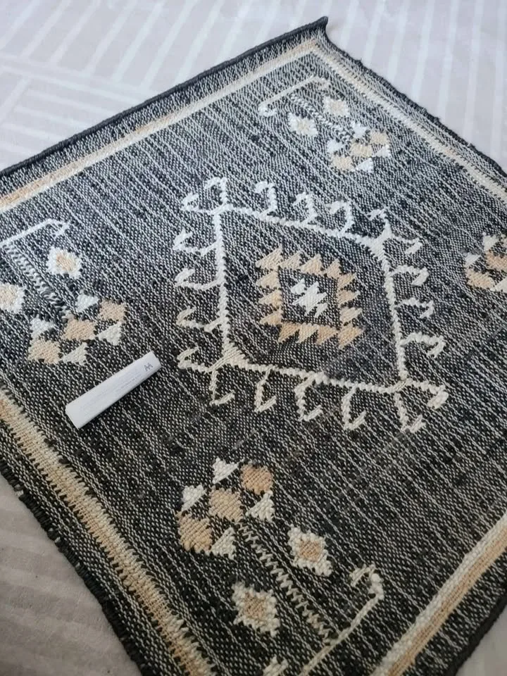 3x3 Sq Rug image indicator(5)