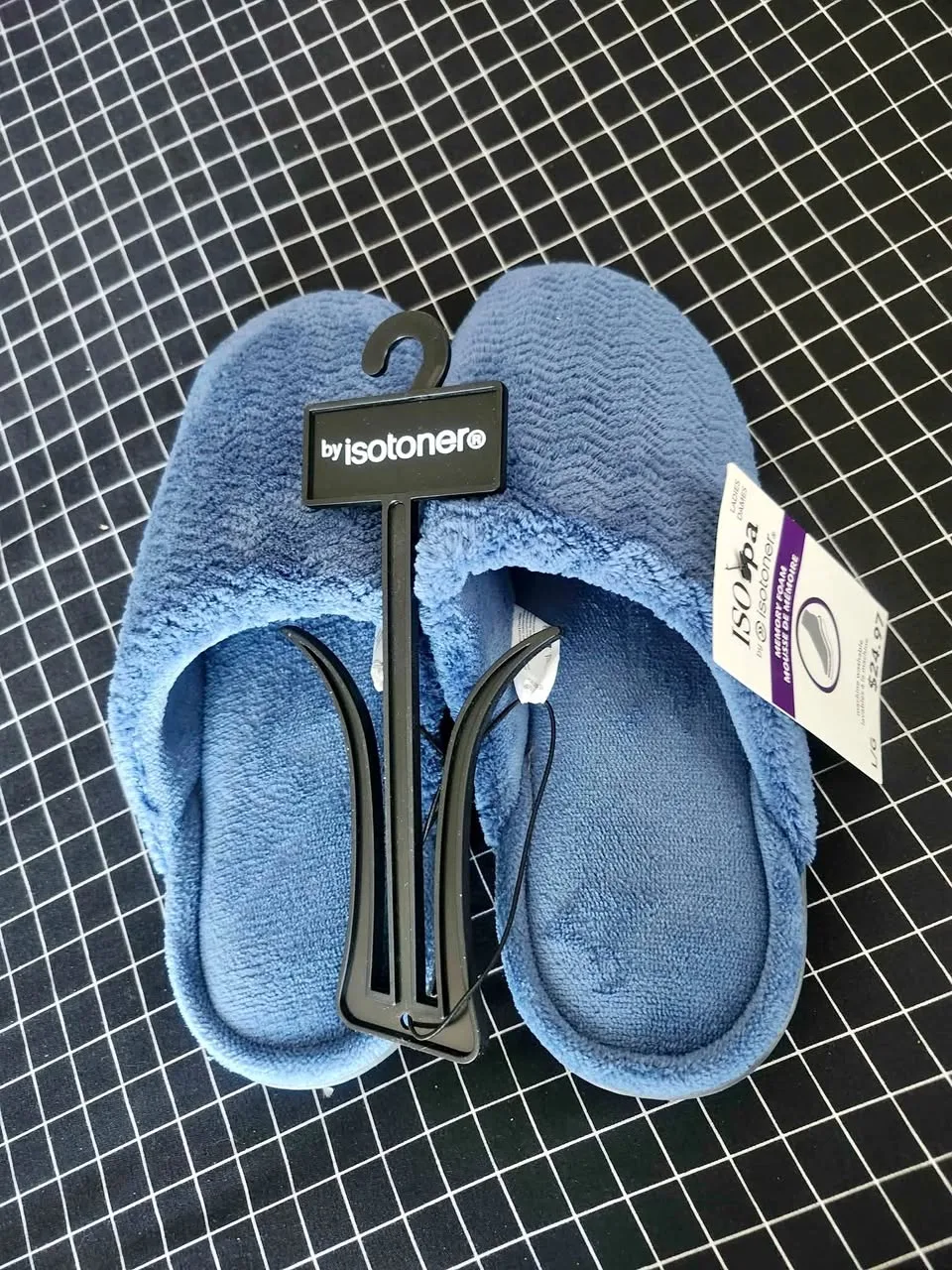 ISOspa by Isotoner Ladies' Slippers thumbnail