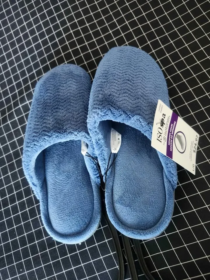 ISOspa by Isotoner Ladies' Slippers image indicator(2)