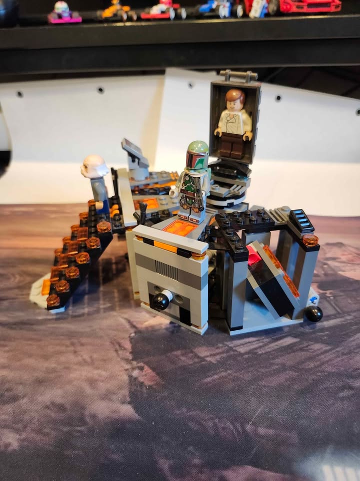 Lego Set-75137 Carbon Freezing Chamber - photo 2