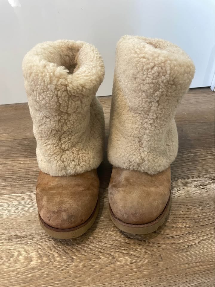 Women’s UGG Maylin suede and shearling boots - size 5 - photo 3