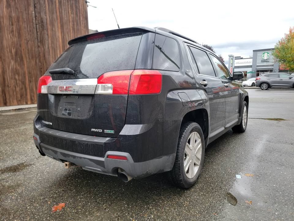 2011 GMC TERRAIN AWD CLEAN TITLE 128k kms - photo 4