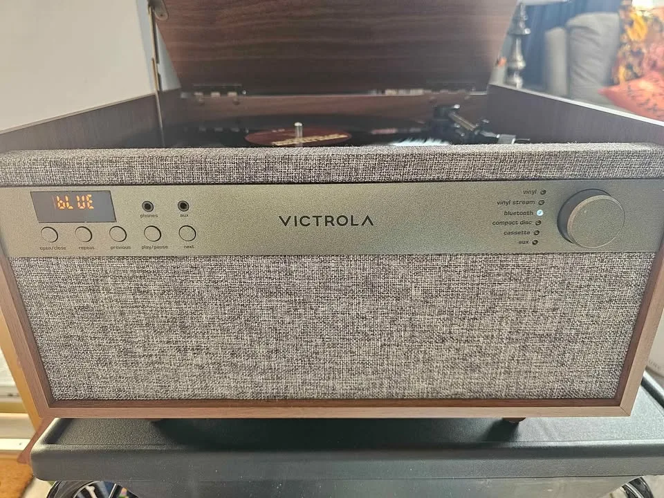 Victrola Century 6-in-1 Music Stereo System image indicator(10)
